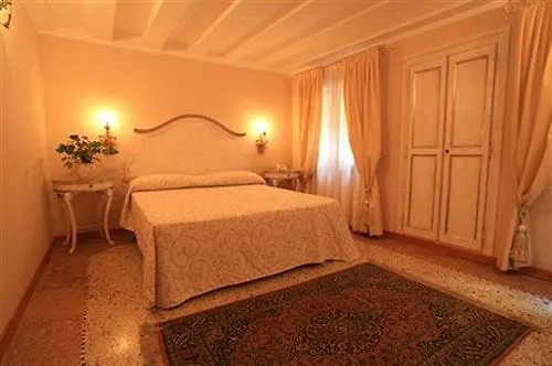 Hotel Mercurio Venice