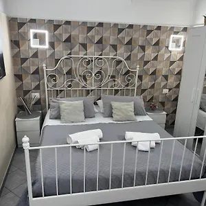 Dom wakacyjny Charming House 