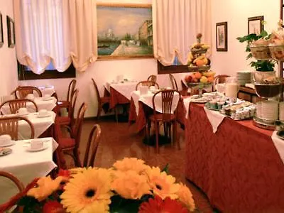 ***  ונציה Hotel Mercurio איטליה